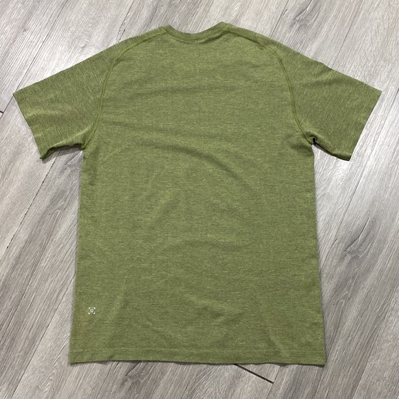 Lululemon Athletica Static Stripe Green Short Sleeve T-Shirt size L - Picture 7 of 9
